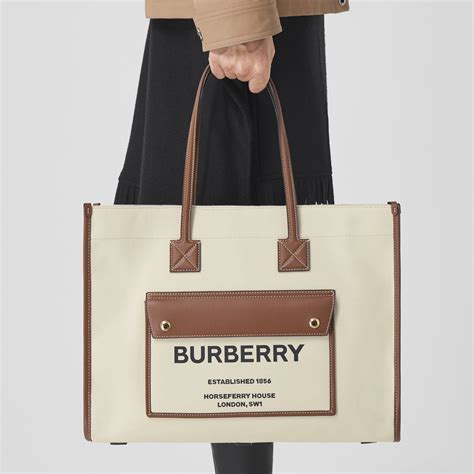 burberry freya medium|Medium Freya Tote in Natural/tan .